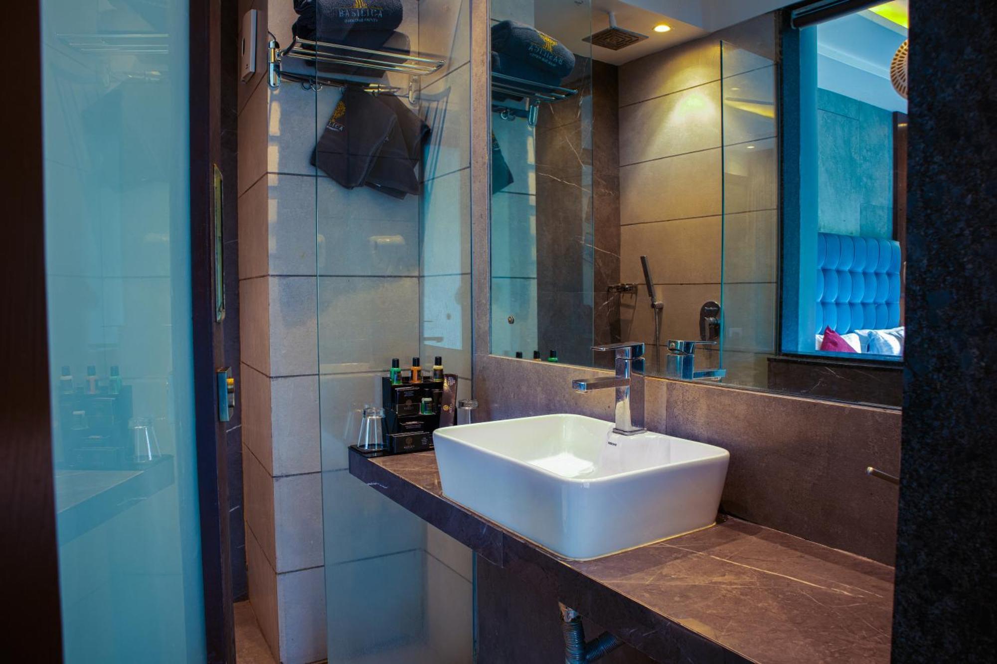 Basilica Resort - Where Luxury Redefines Mahābaleshwar Buitenkant foto